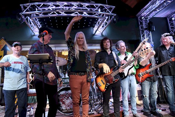 L to R: Steve Huston, Roger Boyd, Darren Walker, Greg Manahan,
Mike Somerville, Glen Bridger, and John Schlitt - Photo by Ed Spinelli L to R: Steve Huston, Roger Boyd, Darren Walker, Greg Manahan,
Mike Somerville, Glen Bridger, and John Schlitt - Photo by Ed Spinelli