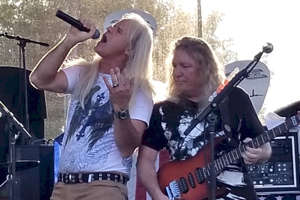 Darren Walker and Glen Bridger at Iconic Fest 2019
Photo by Jill Walker Darren Walker and Glen Bridger at Iconic Fest 2019
Photo by Jill Walker