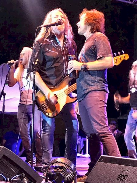 Darren Walker (Head East), Doug Phelps (Kentucky HeadHunters), Greg Manahan (Head East), and Fred Young (Kentucky HeadHunters) Darren Walker (Head East), Doug Phelps (Kentucky HeadHunters), Greg Manahan (Head East), and Fred Young (Kentucky HeadHunters)
