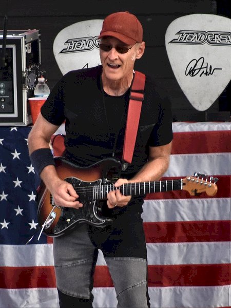 Mark Murtha - Devon Lakeshore Amphitheater
Decatur, IL - Photo by Jody Andresen Mark Murtha - Devon Lakeshore Amphitheater
Decatur, IL - Photo by Jody Andresen