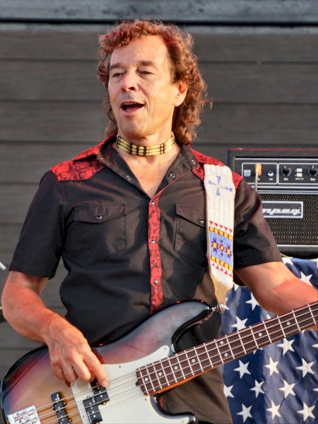 Greg Manahan - Devon Lakeshore Amphitheater
Decatur, IL - Photo by Tom Cullen