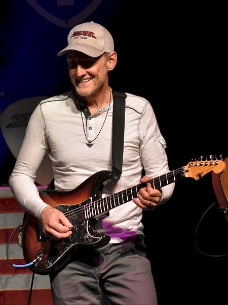 Mark Murtha - Diamond Jo Casino
Mississippi Moon Bar - Dubuque, IA
Photo by Jody Andresen Mark Murtha - Diamond Jo Casino
Mississippi Moon Bar - Dubuque, IA
Photo by Jody Andresen
