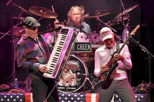 Roger Boyd, Eddy Jones, and Mark Murtha
Diamond Jo Casino - Mississippi Moon Bar - Dubuque, IA
Photo by Jody Andresen