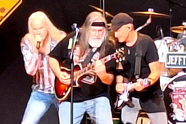 Darren Walker, Ricky Lynn Gregg, and Mark Murtha 
Des Plaines Theatre - Des Plaines, IL
Photo by Derrick Weller