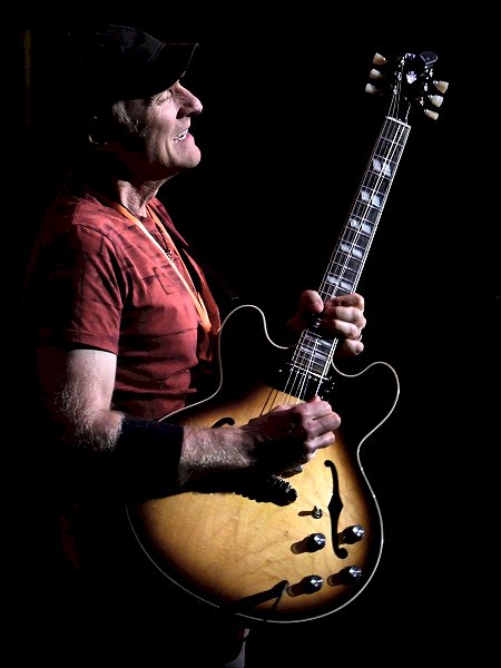 Mark Murtha - Illinois Rock & Roll Museum
Hall of Fame Induction Ceremony Performance 
Rialto Square Theatre - Joliet, IL
Photo by Edward Spinelli