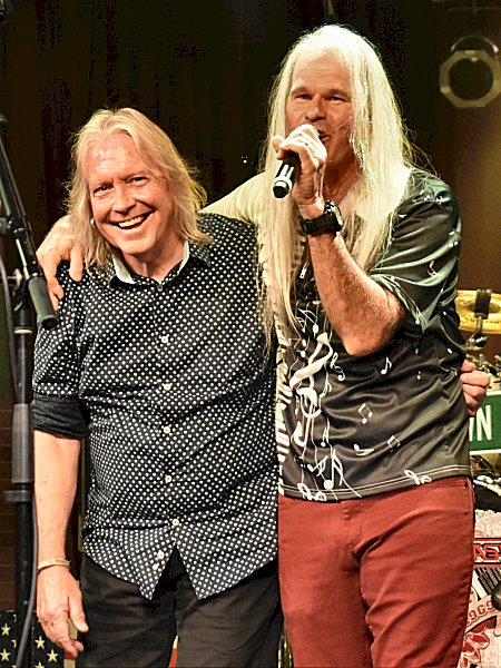 Eddie Jones and Darren Walker - Surf Ballroom
Clear Lake, IA - Photo by Jody Andresen Eddie Jones and Darren Walker - Surf Ballroom
Clear Lake, IA - Photo by Jody Andresen